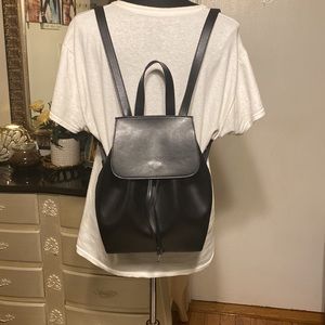 VIU STYLE WOMEN BLACK RED INSIDE COLOR BACKPACK CUTE 🥰